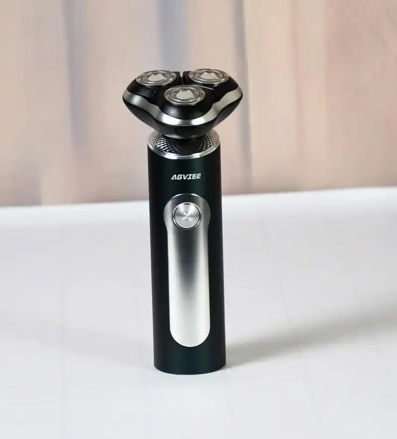 电动剃须刀